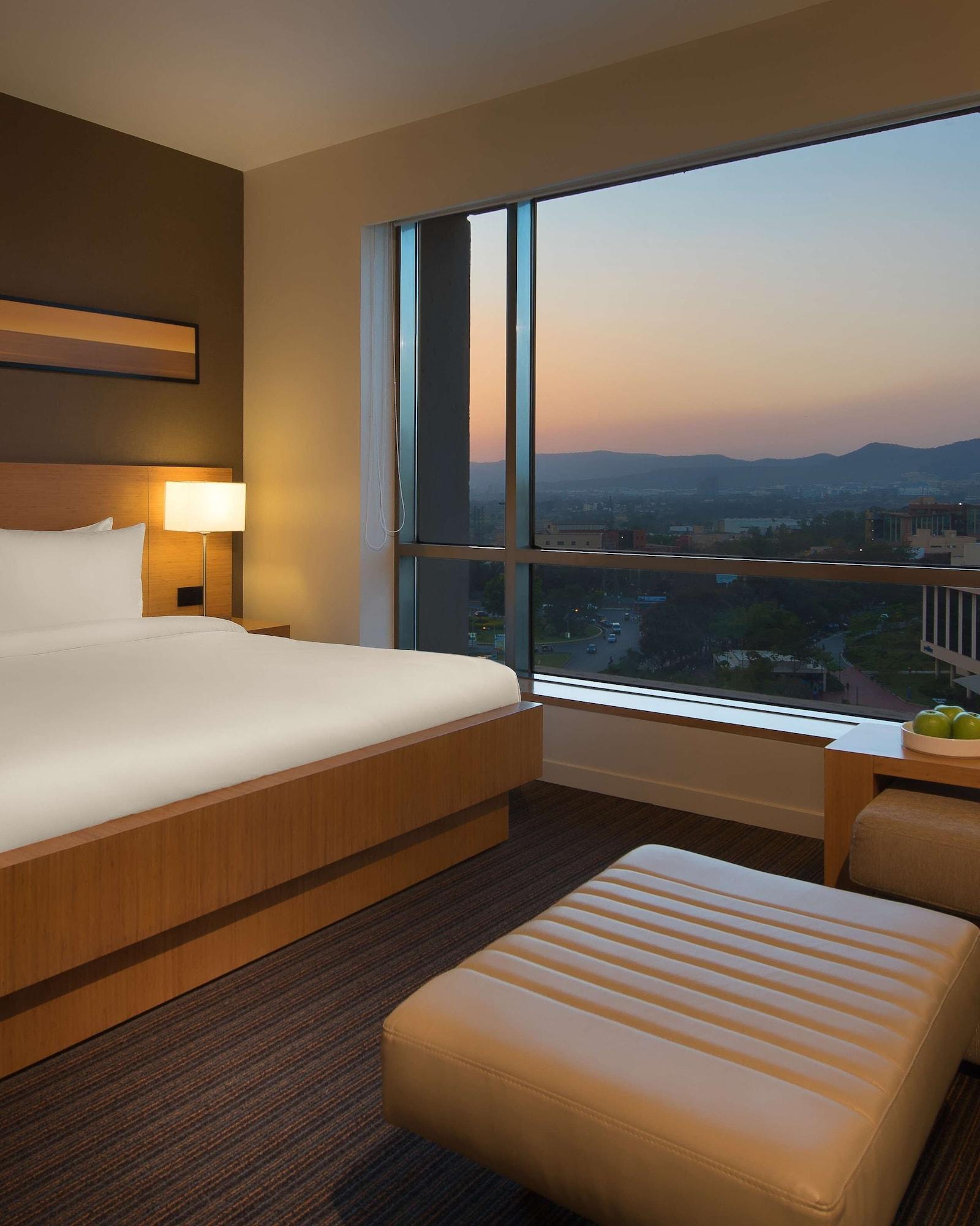 Hyatt Place Pune Hinjawadi Bagian luar foto
